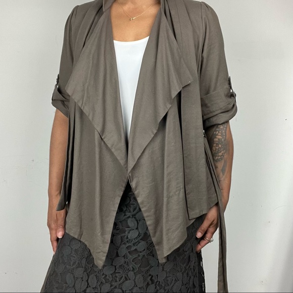 Stylish 🤎 Blue Bird Short Blazer Jacket - Picture 2 of 6